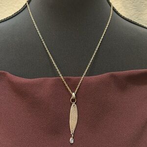 Gorgeous leaf neck pendant